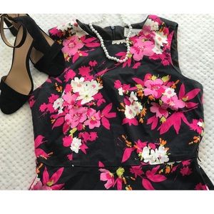 Size 8. Floral dress. Vintage Inspired